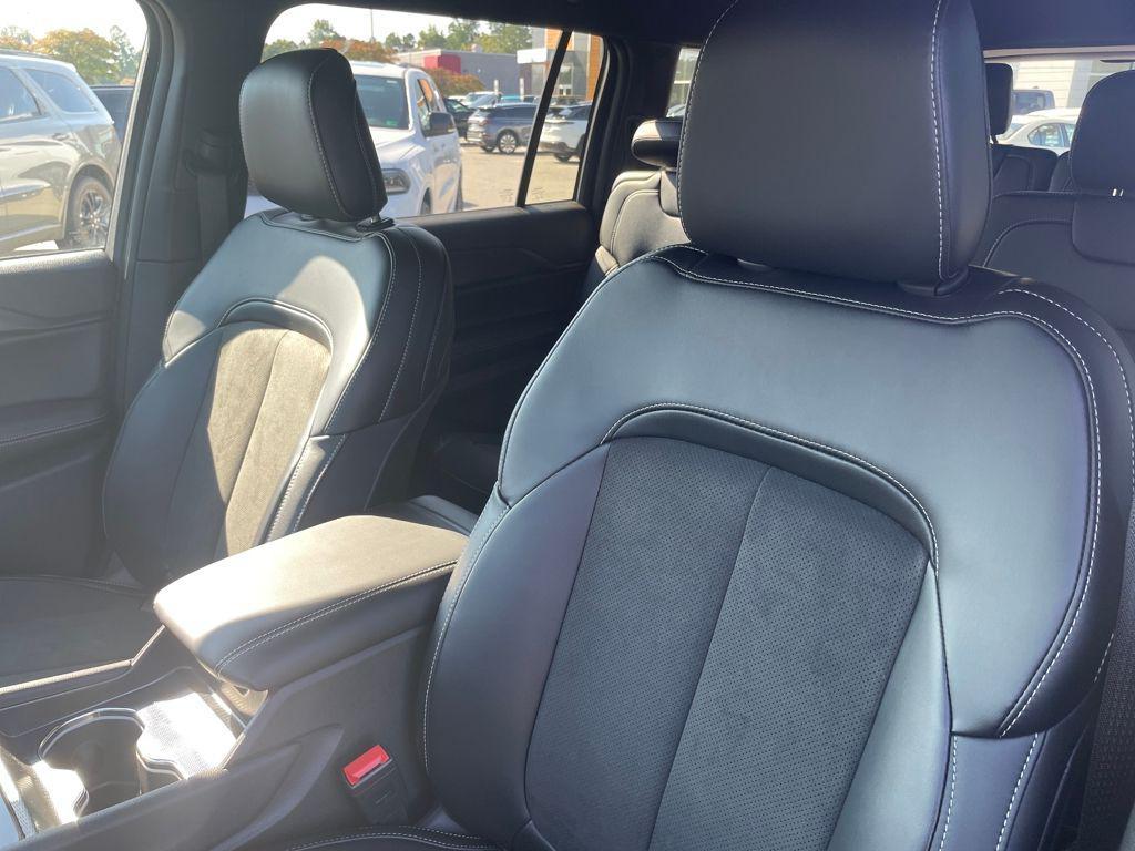new 2025 Jeep Grand Cherokee L car, priced at $40,500
