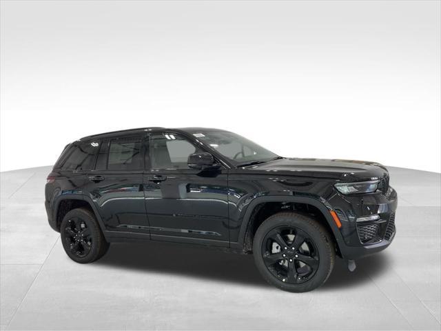 new 2025 Jeep Grand Cherokee car, priced at $43,900