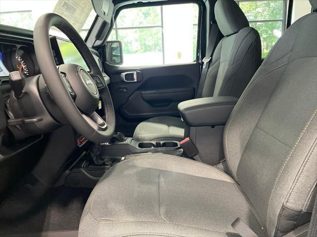 new 2025 Jeep Gladiator car, priced at $41,500