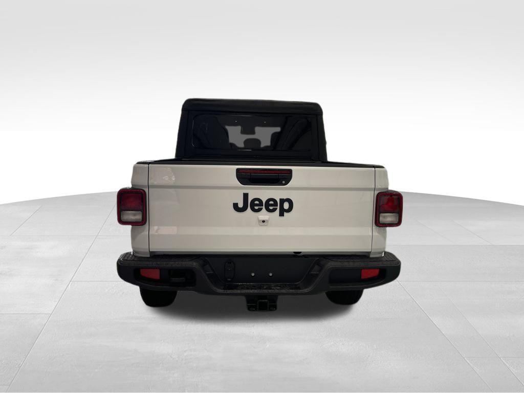 new 2025 Jeep Gladiator car, priced at $39,800