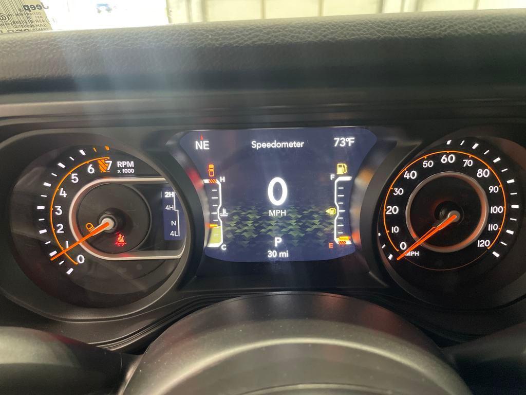 new 2025 Jeep Gladiator car, priced at $39,800