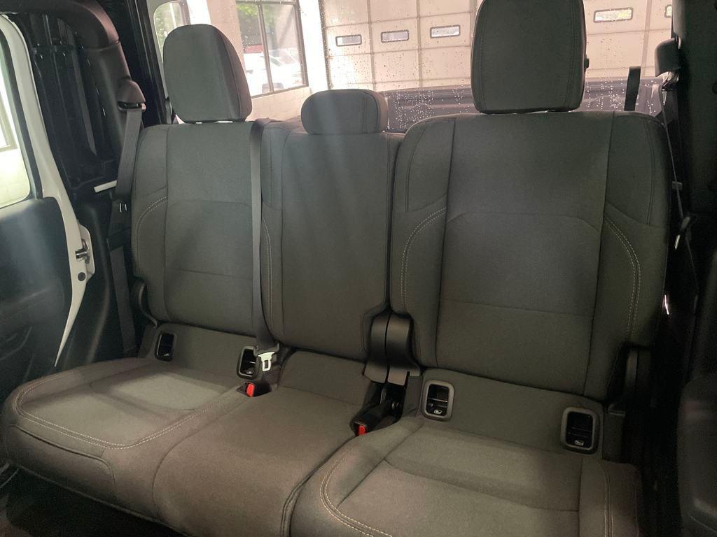 new 2025 Jeep Gladiator car, priced at $39,800