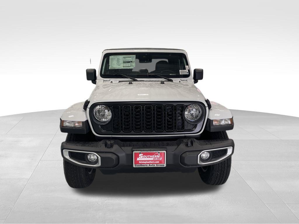 new 2025 Jeep Gladiator car, priced at $39,800