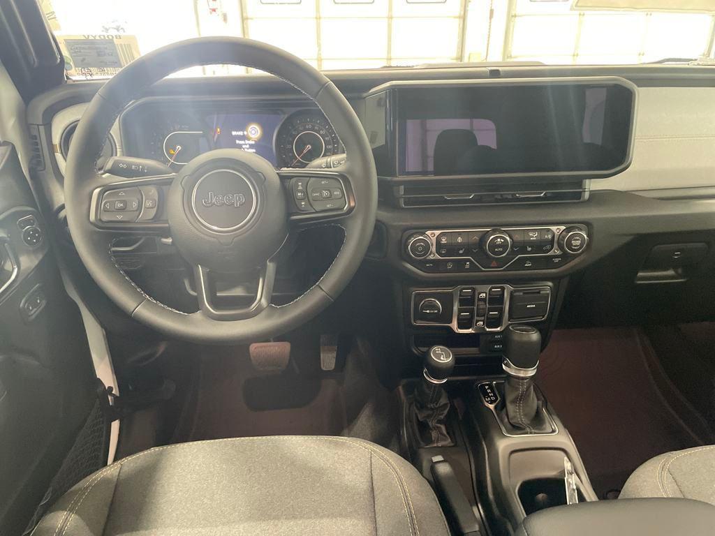 new 2025 Jeep Gladiator car, priced at $39,800