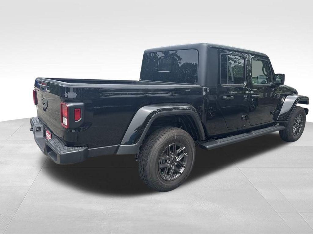used 2024 Jeep Gladiator car, priced at $37,200