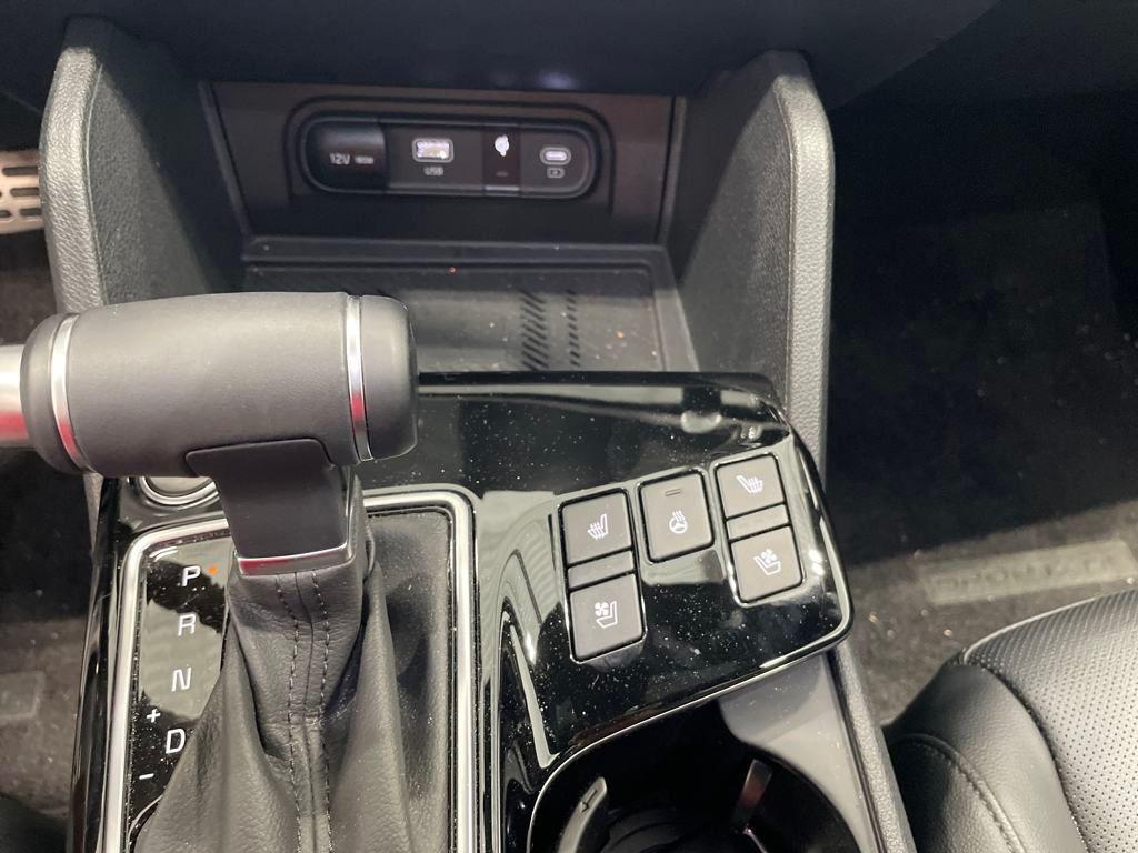 used 2025 Kia Sportage car, priced at $35,700