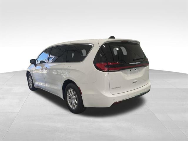 new 2025 Chrysler Pacifica car, priced at $36,450