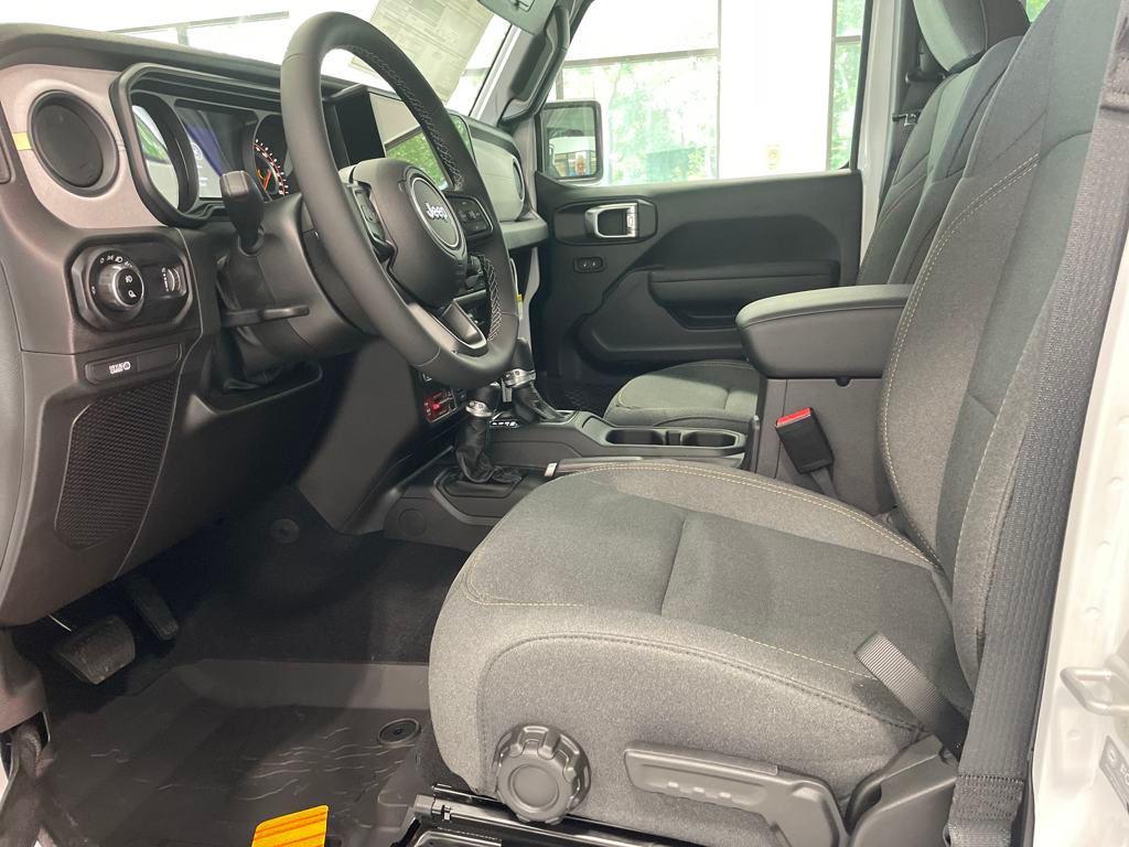 new 2025 Jeep Gladiator car, priced at $40,650