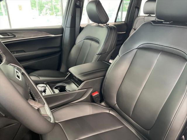 new 2025 Jeep Grand Cherokee car, priced at $40,500