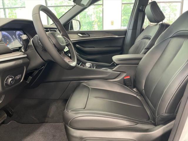 new 2025 Jeep Grand Cherokee car, priced at $40,500