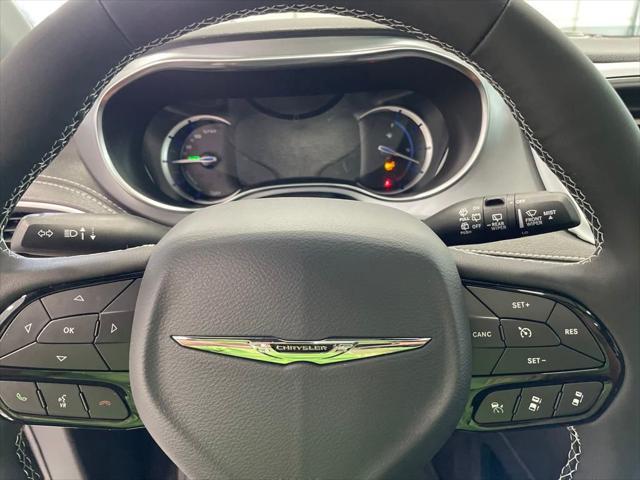 new 2025 Chrysler Pacifica Hybrid car, priced at $43,976