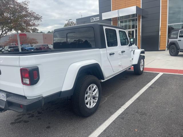 used 2023 Jeep Gladiator car, priced at $34,875