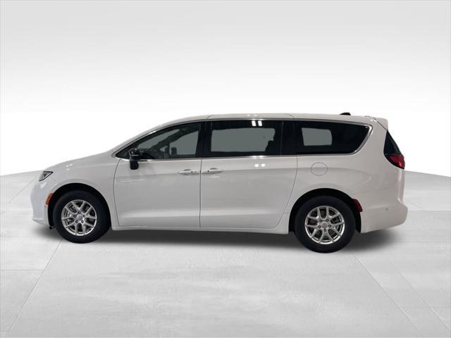 new 2025 Chrysler Pacifica car, priced at $45,238