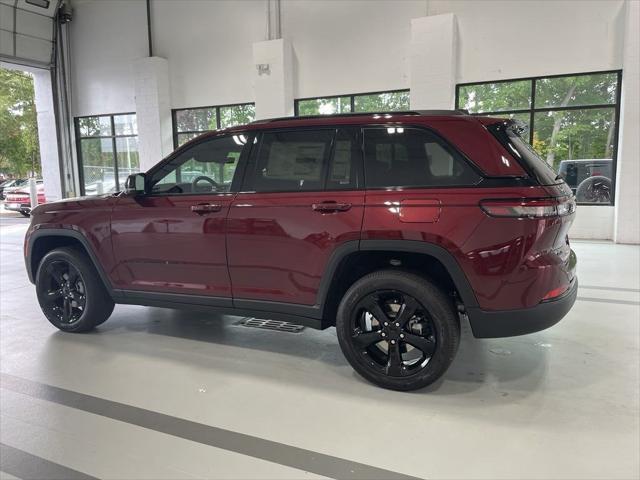 new 2025 Jeep Grand Cherokee car, priced at $41,800