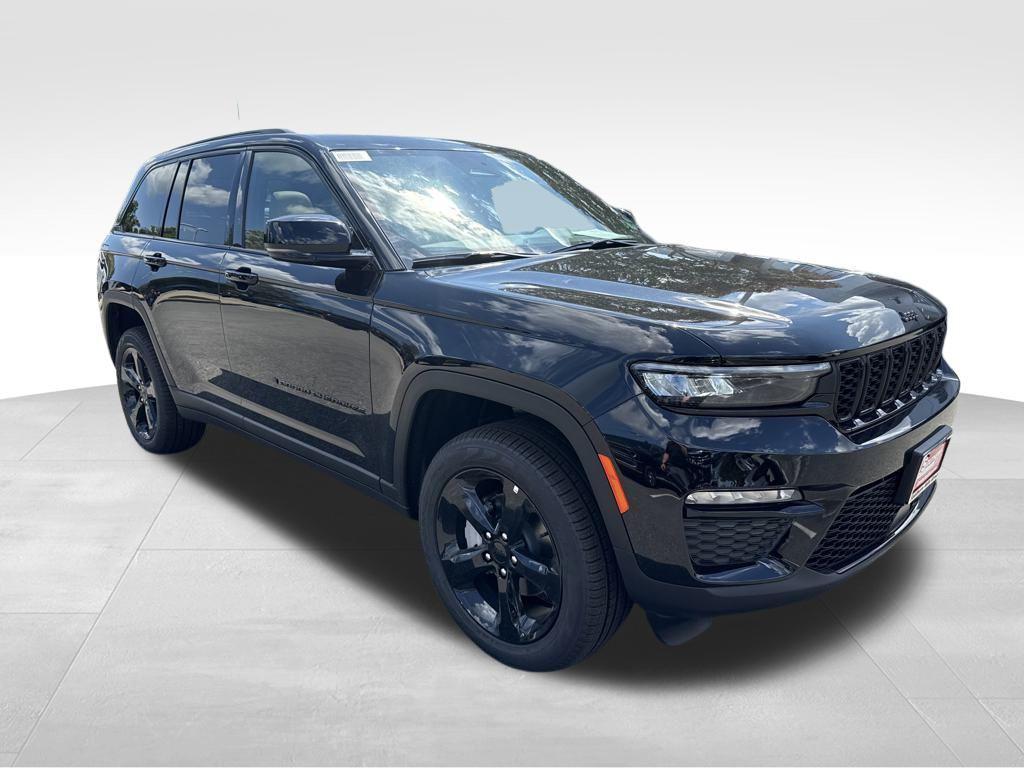 new 2025 Jeep Grand Cherokee car, priced at $44,900