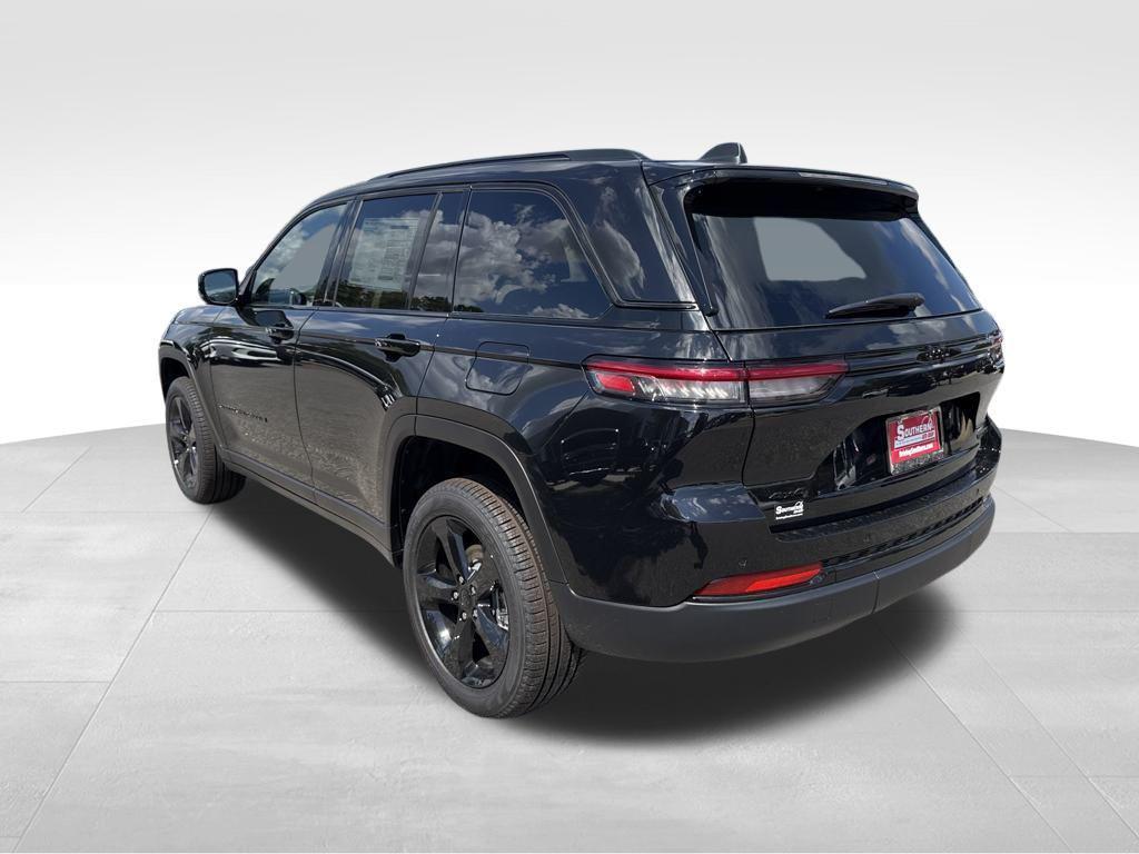 new 2025 Jeep Grand Cherokee car, priced at $44,900