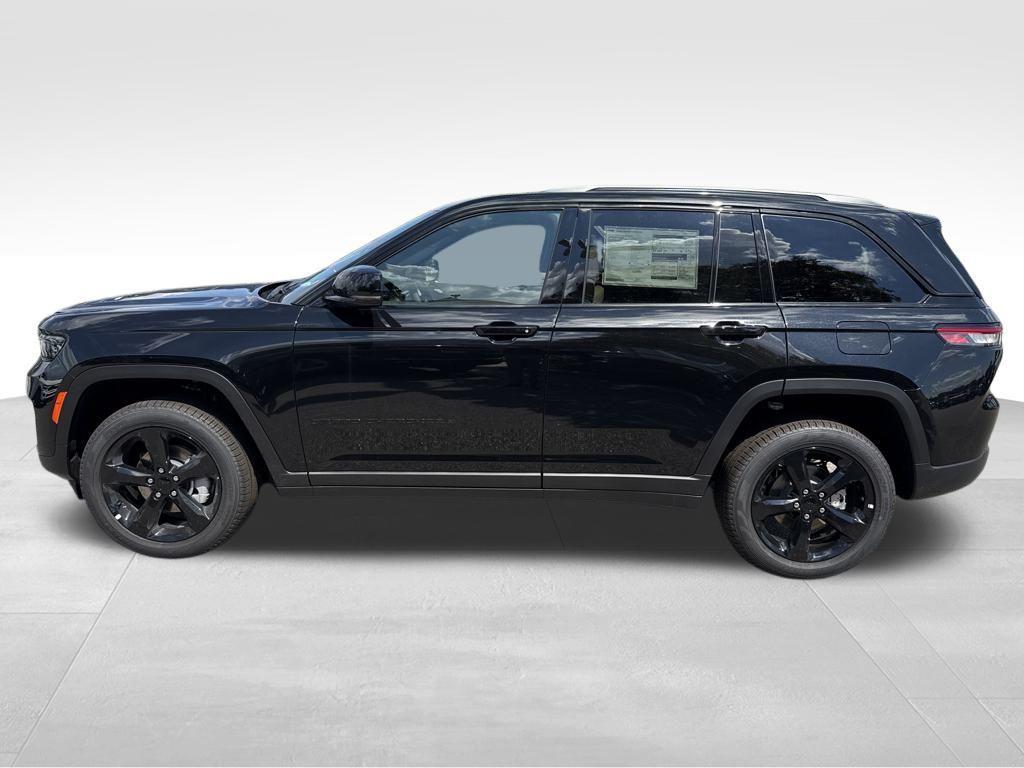 new 2025 Jeep Grand Cherokee car, priced at $44,900
