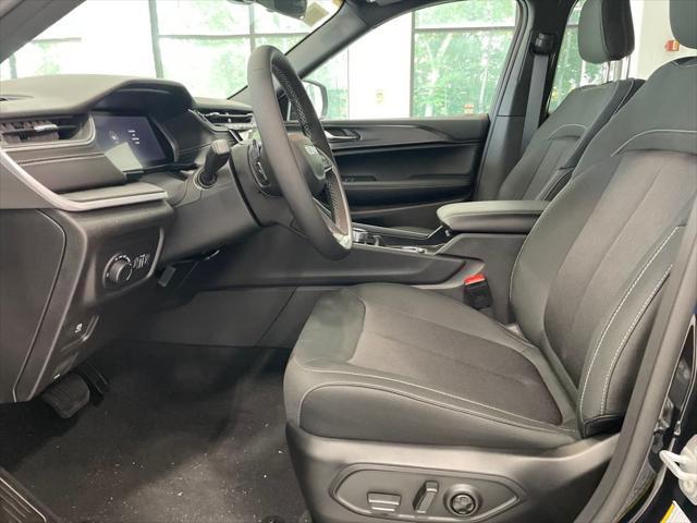 new 2025 Jeep Grand Cherokee car, priced at $31,700