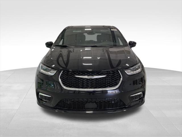 new 2025 Chrysler Pacifica car, priced at $36,500