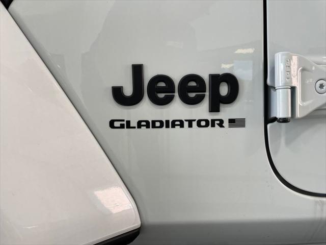 new 2025 Jeep Gladiator car, priced at $38,900