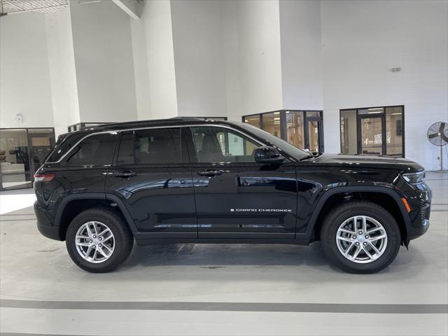new 2025 Jeep Grand Cherokee car, priced at $35,820