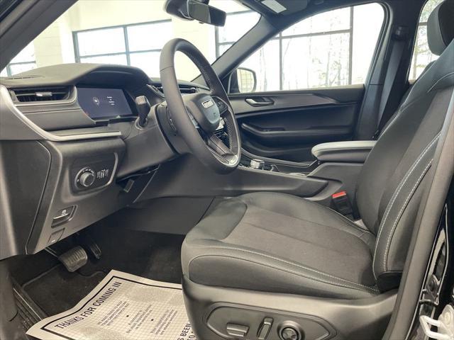 new 2025 Jeep Grand Cherokee car, priced at $35,820