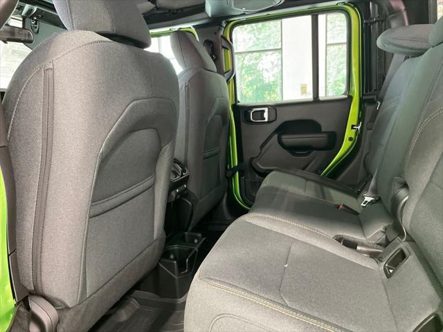 new 2025 Jeep Gladiator car, priced at $40,500