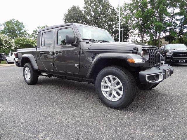 new 2023 Jeep Gladiator car, priced at $39,098