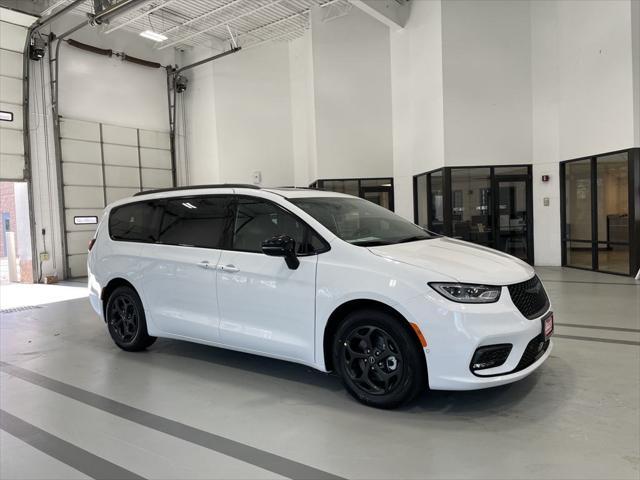 new 2025 Chrysler Pacifica Hybrid car, priced at $44,800