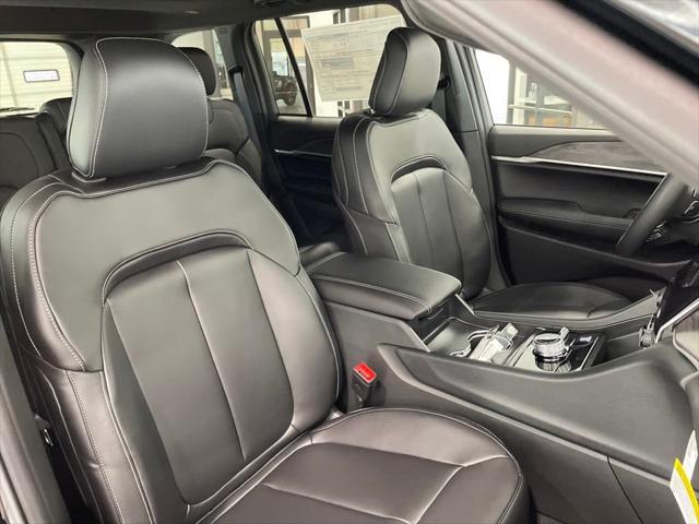 new 2025 Jeep Grand Cherokee car, priced at $41,800
