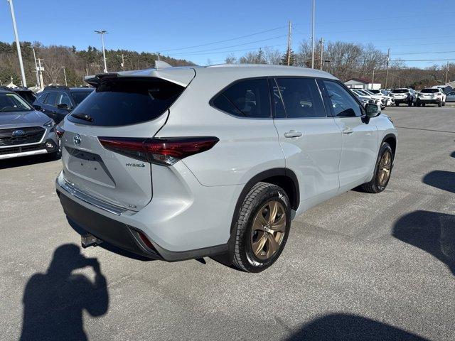 used 2022 Toyota Highlander Hybrid car, priced at $33,793