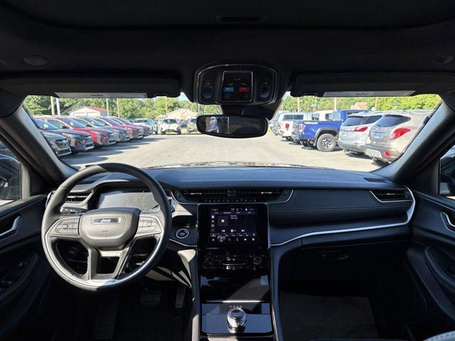 used 2024 Jeep Grand Cherokee car, priced at $39,991