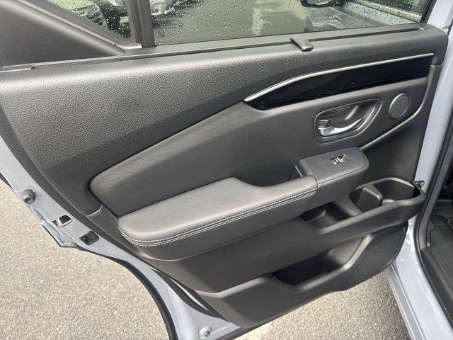 used 2025 Honda Pilot car, priced at $45,862