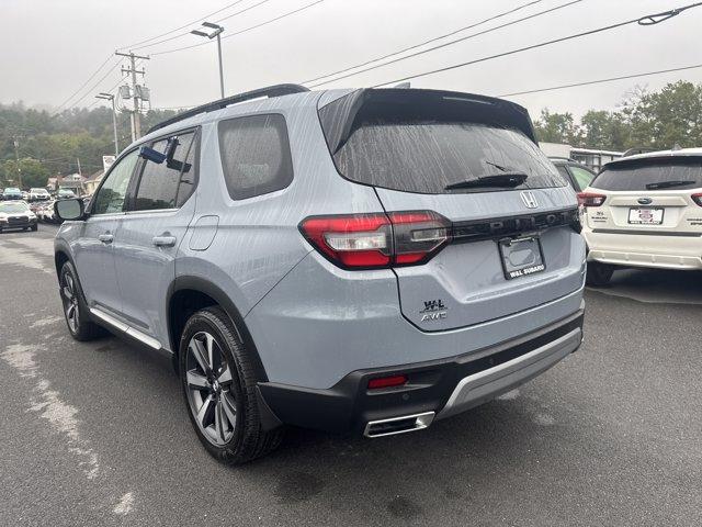 used 2025 Honda Pilot car, priced at $45,862