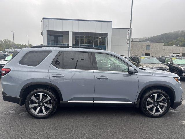 used 2025 Honda Pilot car, priced at $45,862