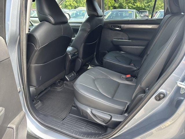 used 2021 Toyota Highlander car, priced at $31,963