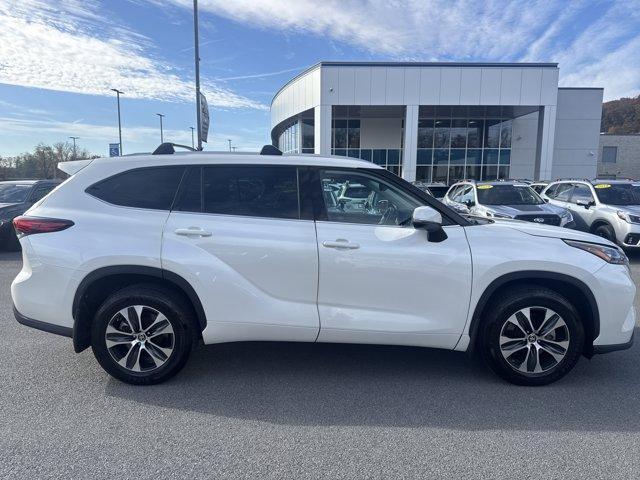 used 2020 Toyota Highlander car, priced at $32,991