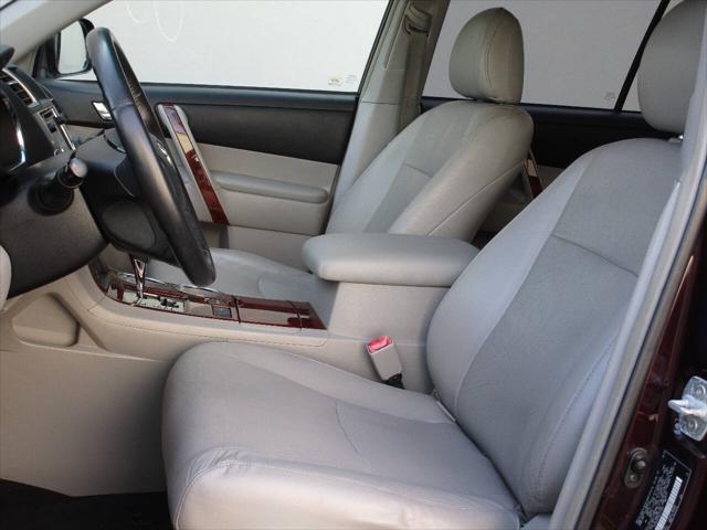 used 2013 Toyota Highlander car, priced at $14,995