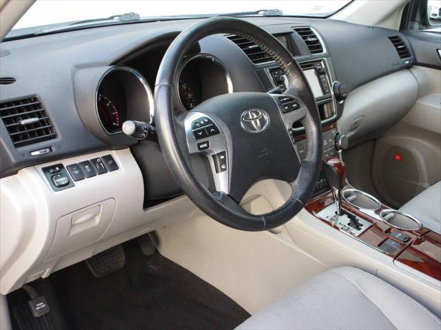 used 2013 Toyota Highlander car, priced at $14,995