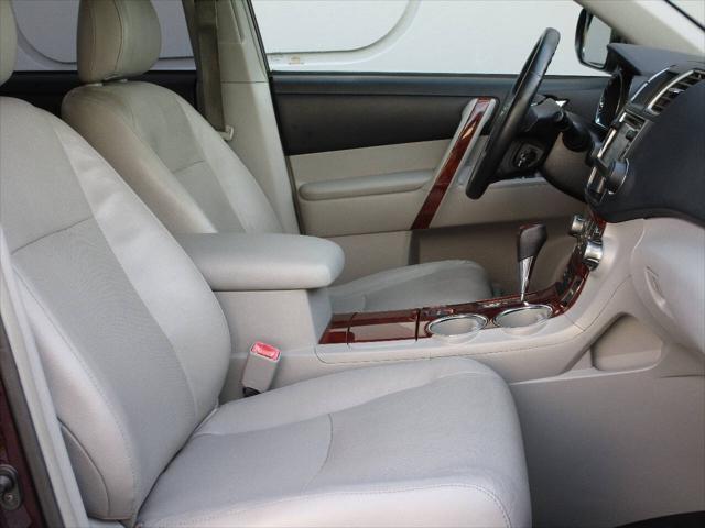 used 2013 Toyota Highlander car, priced at $14,995