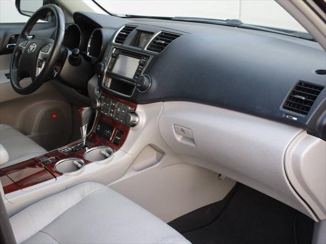 used 2013 Toyota Highlander car, priced at $14,995