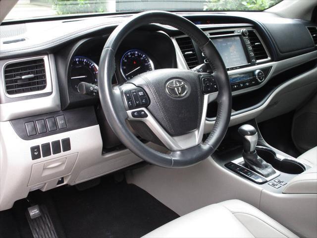 used 2016 Toyota Highlander car, priced at $16,995