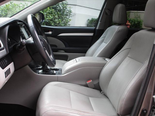 used 2016 Toyota Highlander car, priced at $16,995