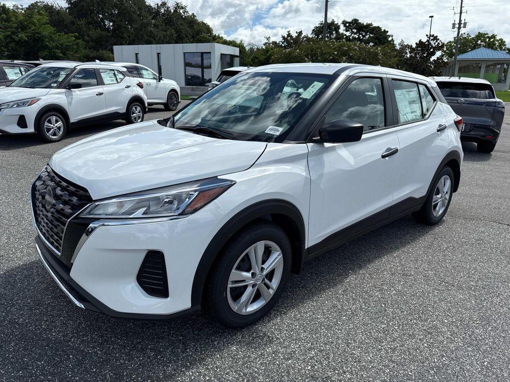 new 2025 Nissan Kicks Play car, priced at $21,522