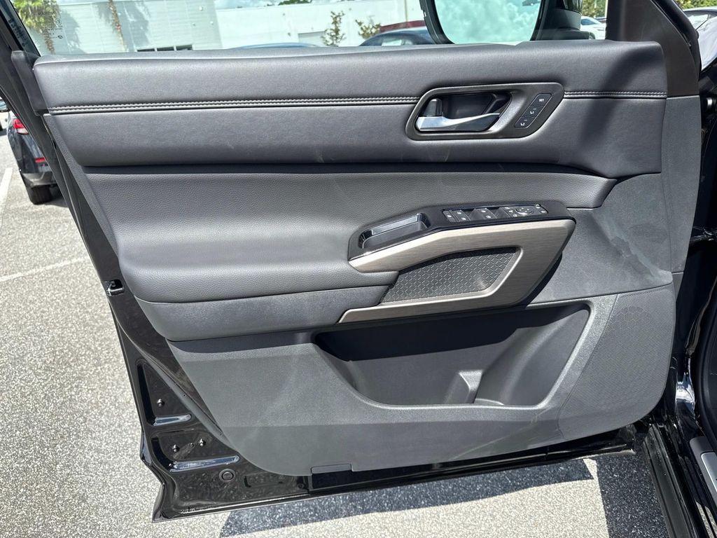 new 2025 Nissan Pathfinder car, priced at $46,856