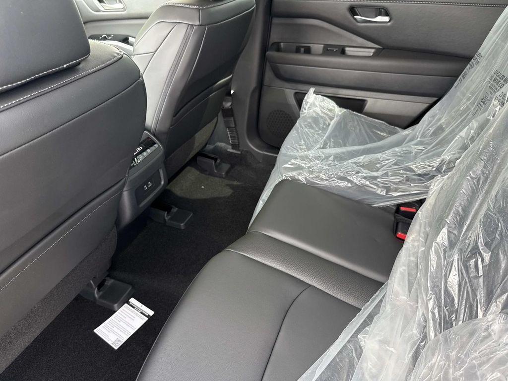 new 2025 Nissan Pathfinder car, priced at $36,137