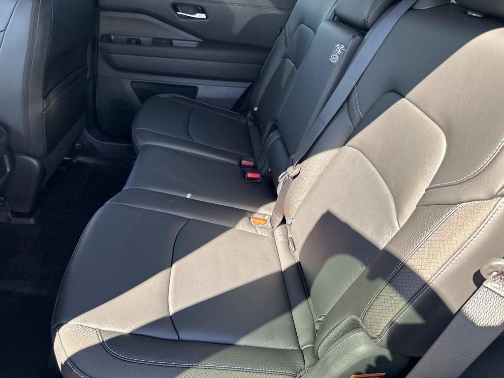 new 2025 Nissan Pathfinder car, priced at $36,297