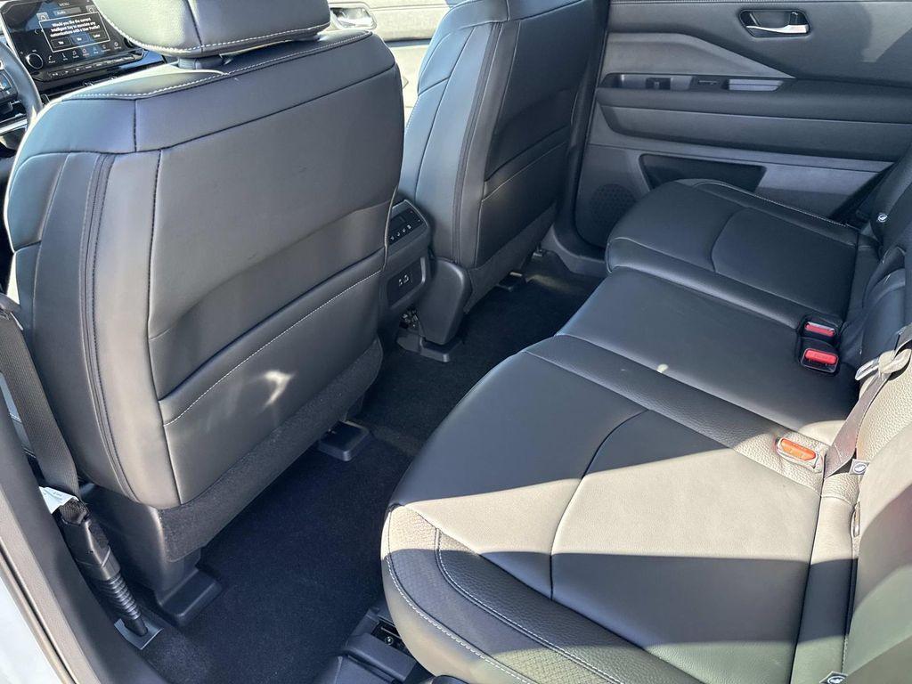 new 2025 Nissan Pathfinder car, priced at $36,297