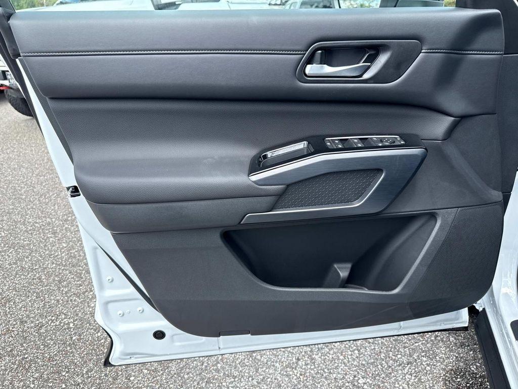 new 2025 Nissan Pathfinder car, priced at $36,137