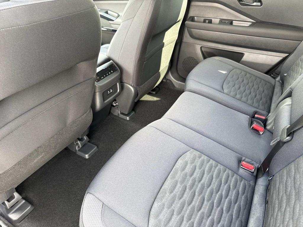 new 2025 Nissan Pathfinder car, priced at $33,105